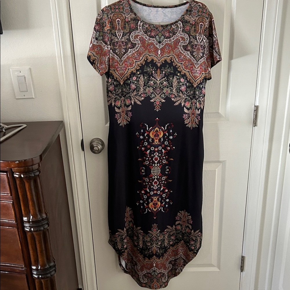 Source Unknown Women’s Black and Red Ornate Maxi Dress, Size L, NWOT